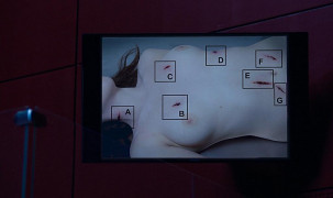 Кадр з фільму Дівчина з браслетом