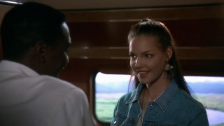 Кадр з фільму В облозі 2. Територія темряви