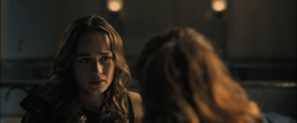 Кадр з фільму Замкнена