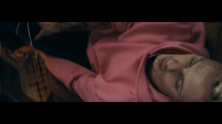 Кадр з фільму Під замком