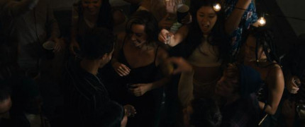 Кадр з фільму Злочинниця Емілі