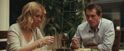 Кадр з фільму Марта Мерсі Мей Марлен