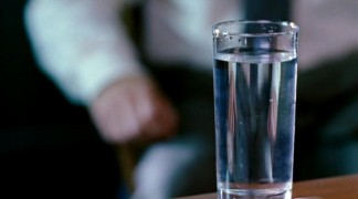 Кадр з фільму Гріффін і Фенікс: На краю щастя