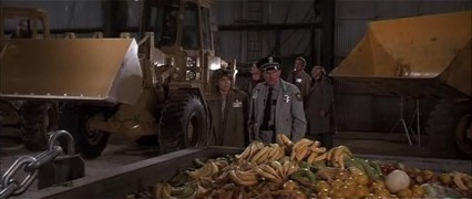 Кадр з фільму Кінг Конг живий