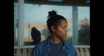 Кадр з фільму Хвилі