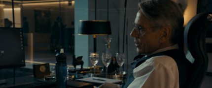 Кадр з фільму Бджоляр