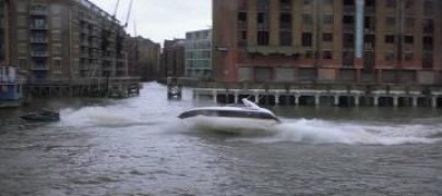 Кадр з фільму Джеймс Бонд. Агент 007: І цілого світу замало