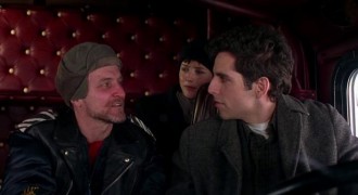 Кадр з фільму Біда біду тягне