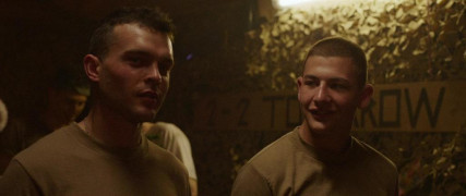 Кадр з фільму Жовті птахи