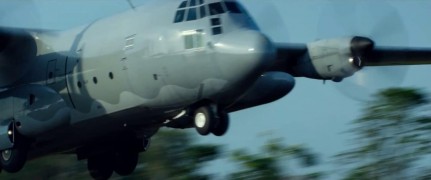 Кадр з фільму 22 милі