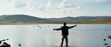 Кадр з фільму Розправ крила