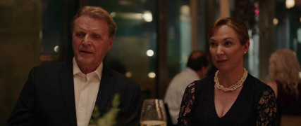 Кадр з фільму Ковтай