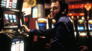 Кадр з фільму Агенція "Останнє бажання"