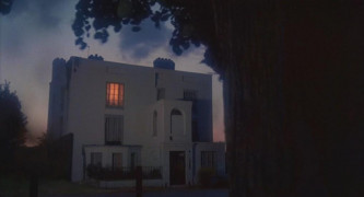 Кадр з фільму Пробудження із мертвих