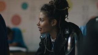 Кадр з фільму Не зазирай глибше