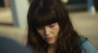 Кадр з фільму Кохатися втрьох