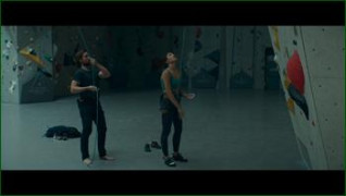 Кадр з фільму На повну