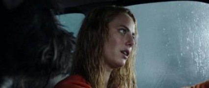 Кадр з фільму Хижаки