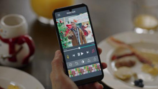 Кадр з фільму Усе, що мені потрібно на Різдво