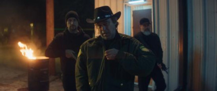 Кадр з фільму Сезон полювання