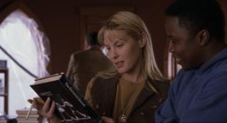 Кадр з фільму Ураган