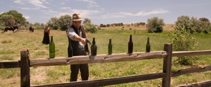Кадр з фільму Мільйон способів втратити голову