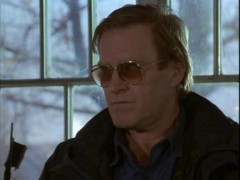 Кадр з фільму По той бік минулого