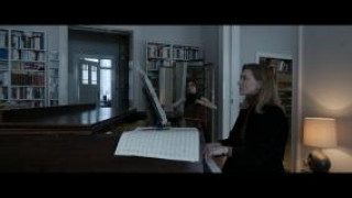 Кадр з фільму Тар