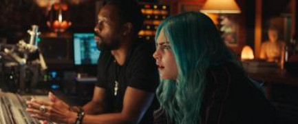 Кадр з фільму Життя за рік