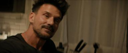 Кадр з фільму Гаси світло