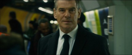 Кадр з фільму Вціліла