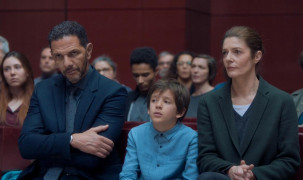 Кадр з фільму Дівчина з браслетом