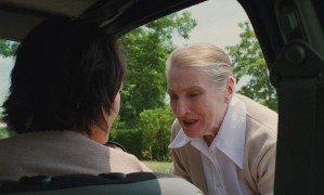 Кадр з фільму Квітка зла