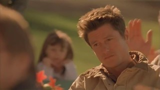 Кадр з фільму Людина-личинка