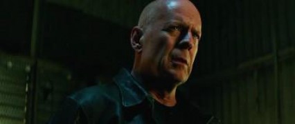 Кадр з фільму Спасіння