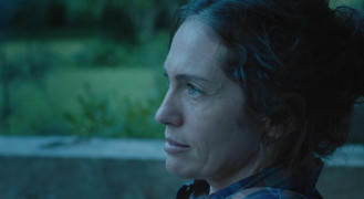 Кадр з фільму Гуркіт крізь темряву