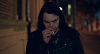 Кадр з фільму Володарі хаосу