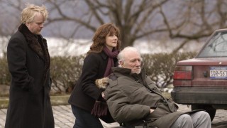 Кадр з фільму Дикуни