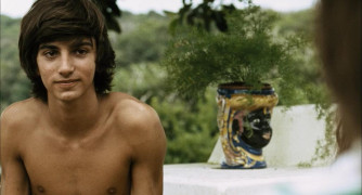 Кадр з фільму За течією