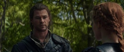 Кадр з фільму Мисливець і Снігова королева