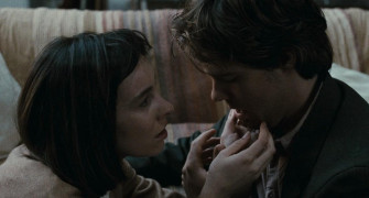 Кадр з фільму Зимова дитина