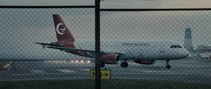 Кадр з фільму Всі старі ножі