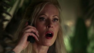 Кадр з фільму Динокрок проти динозавра