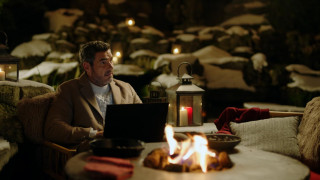 Кадр з фільму Як закохатися до Різдва