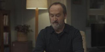 Кадр з фільму Сусіди зверху