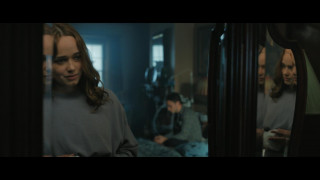 Кадр з фільму Замкнена