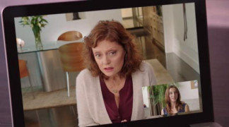 Кадр з фільму Матері та дочки