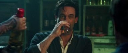 Кадр з фільму Встигнути за Джонсами