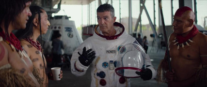 Кадр з фільму Офіційний конкурс