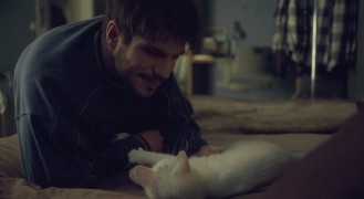 Кадр з фільму Він і вона